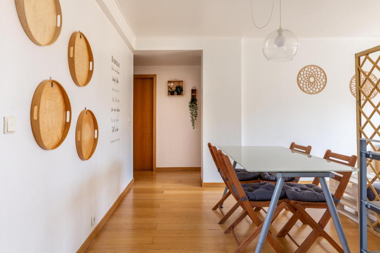 One Bedroom With Stunning River Views And Private Rooftop! Apartamento Lisboa